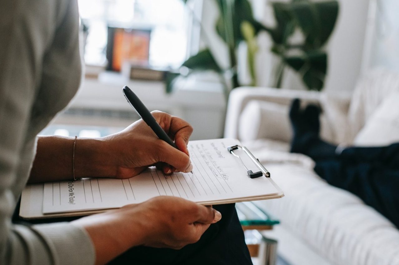 Beneficios de la terapia para superar una adicción